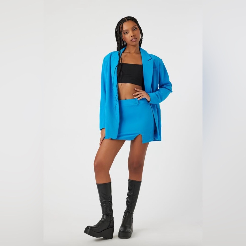 Women Crepe Blazer & Mini Skirt Set
Color: BLUE
Size: S